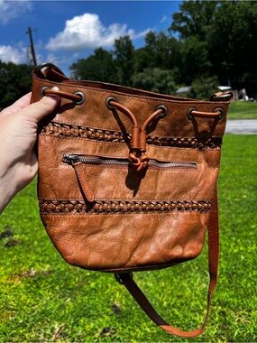 Vilenca Holland Genuine Leather Bucket Crossbody Bag